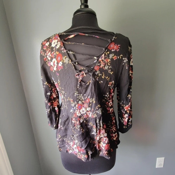 Miami Floral 3/4 sleeve Top - Picture 4 of 5